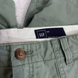 Gap khaki shorts